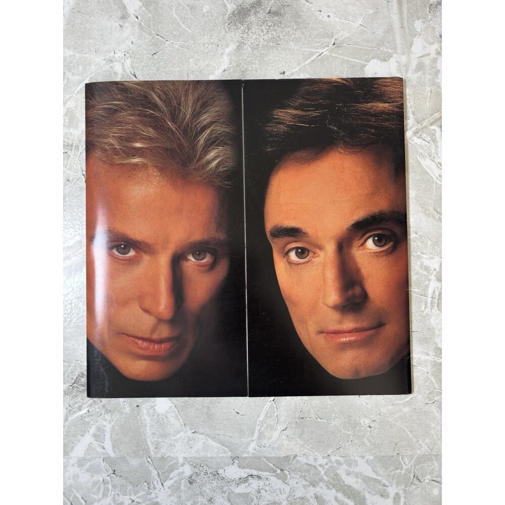 1998 Siegfried &‎ Roy At The Mirage Souvenir Program Book Booklet Bold Photos